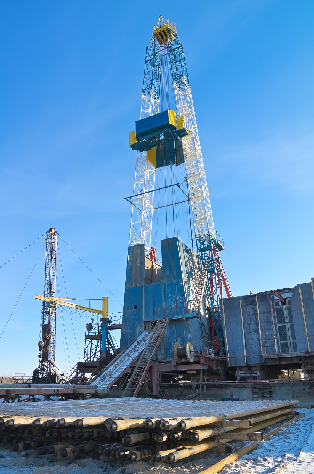bigstock-Oil-well-drilling-35445545.jpg